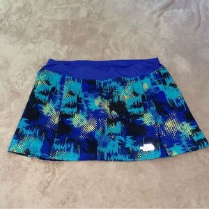 The north face tenis skirt size L